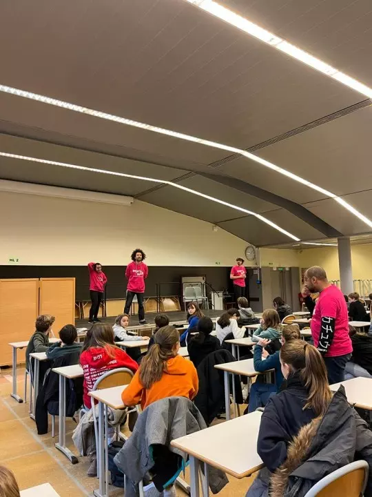 Théâtre forum harcèlement scolaire - ImproActif